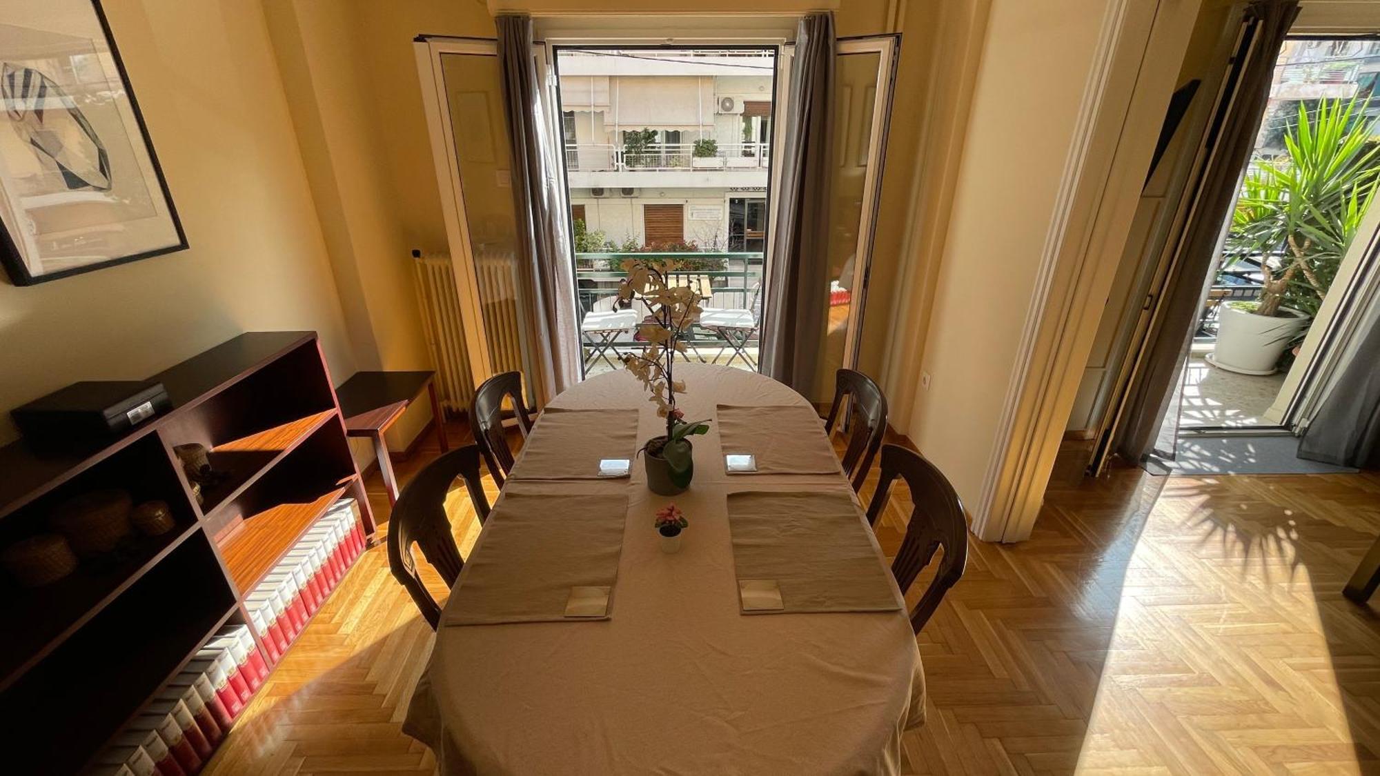 4 Newly Renovated Charming Apartments Steps From Panormou Metro Station Atenas Habitación foto