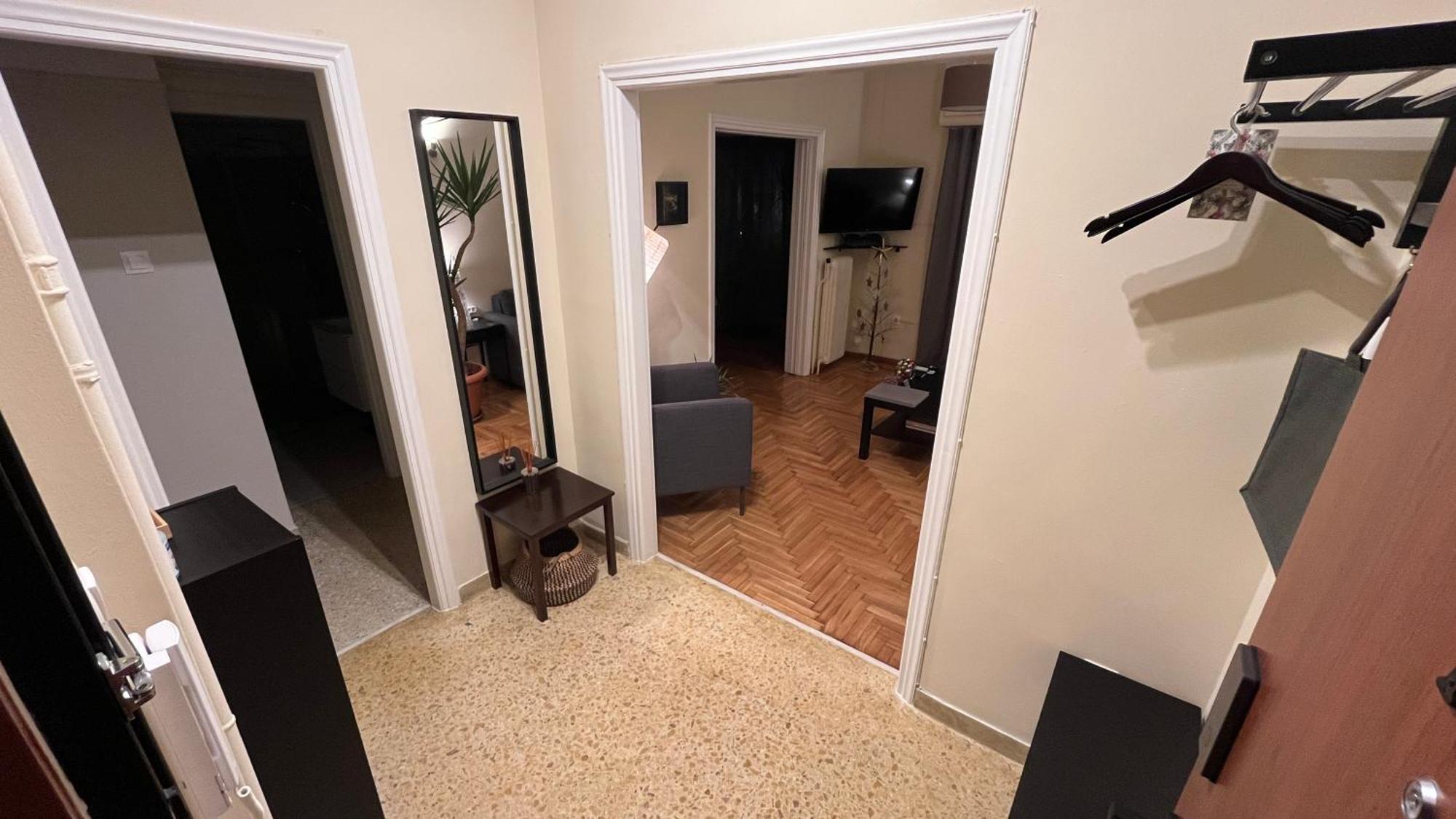 4 Newly Renovated Charming Apartments Steps From Panormou Metro Station Atenas Habitación foto
