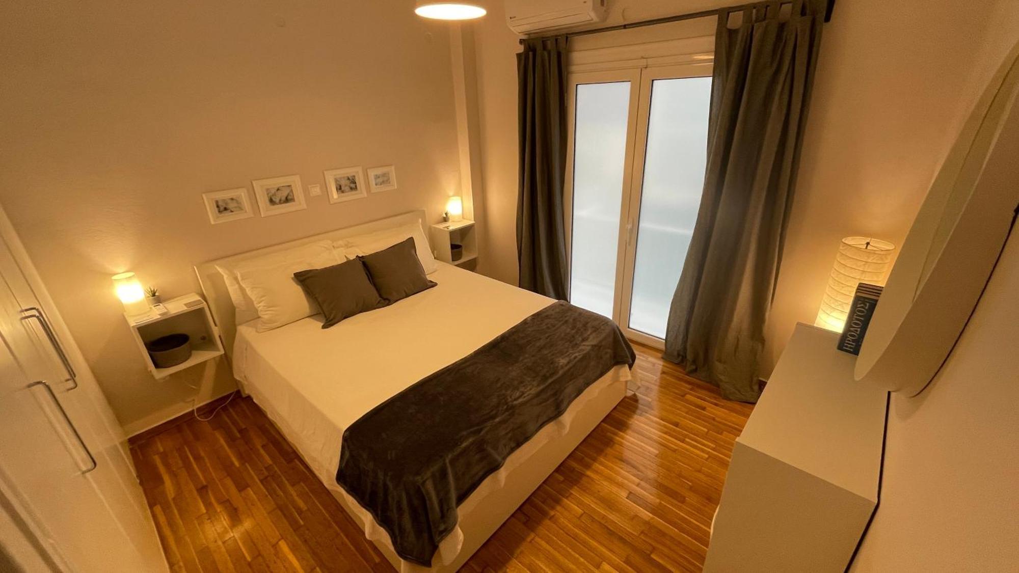 4 Newly Renovated Charming Apartments Steps From Panormou Metro Station Atenas Habitación foto
