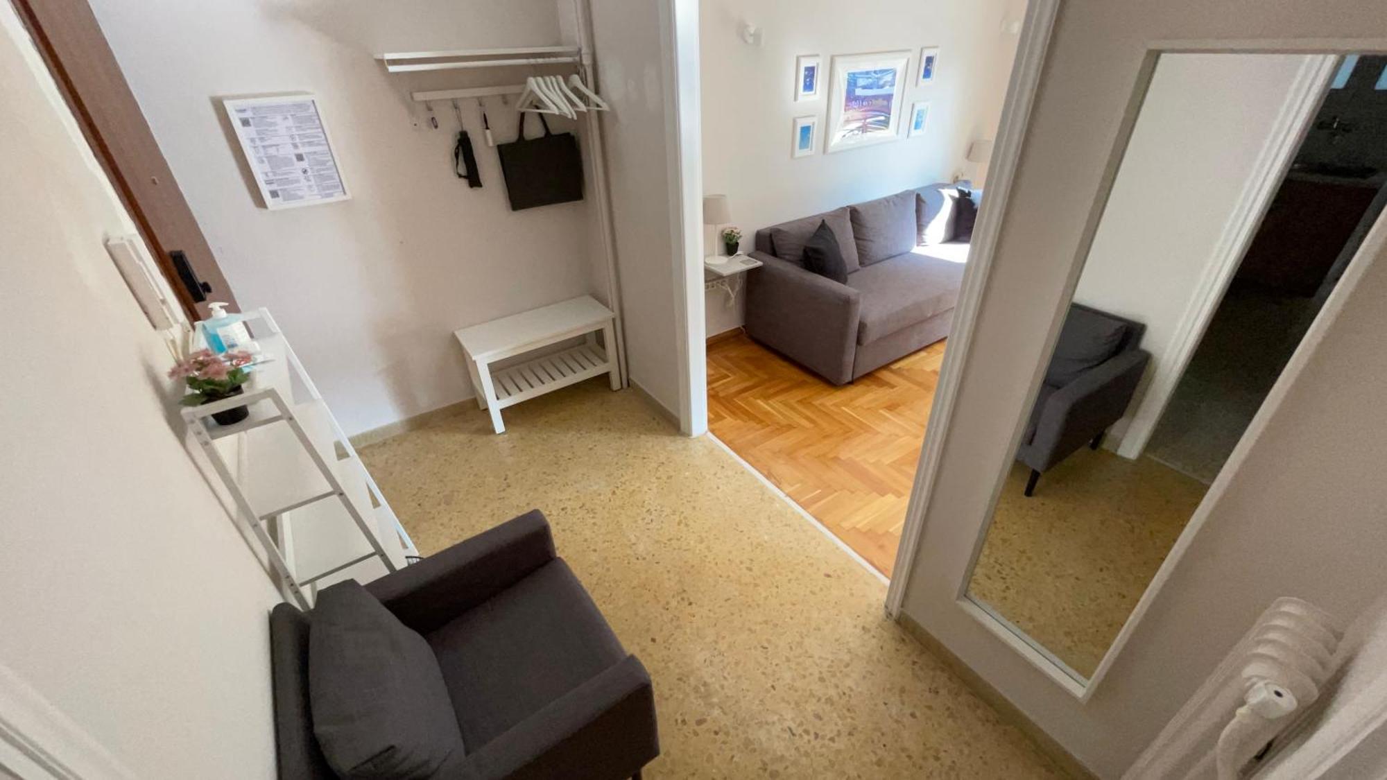 4 Newly Renovated Charming Apartments Steps From Panormou Metro Station Atenas Habitación foto